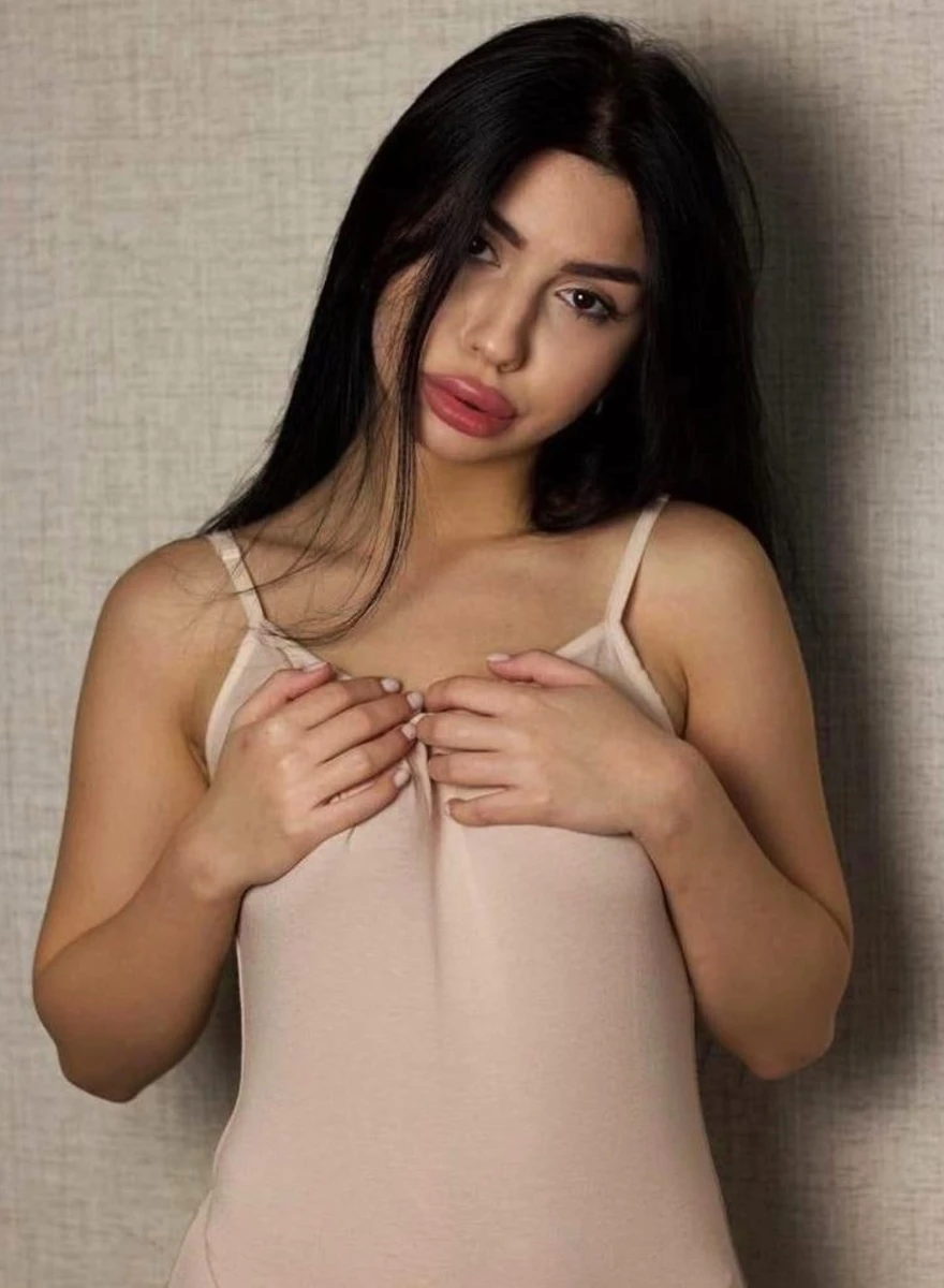 Regina escort in Milan