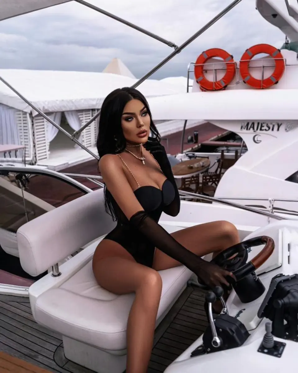 Sabina escort in Milan