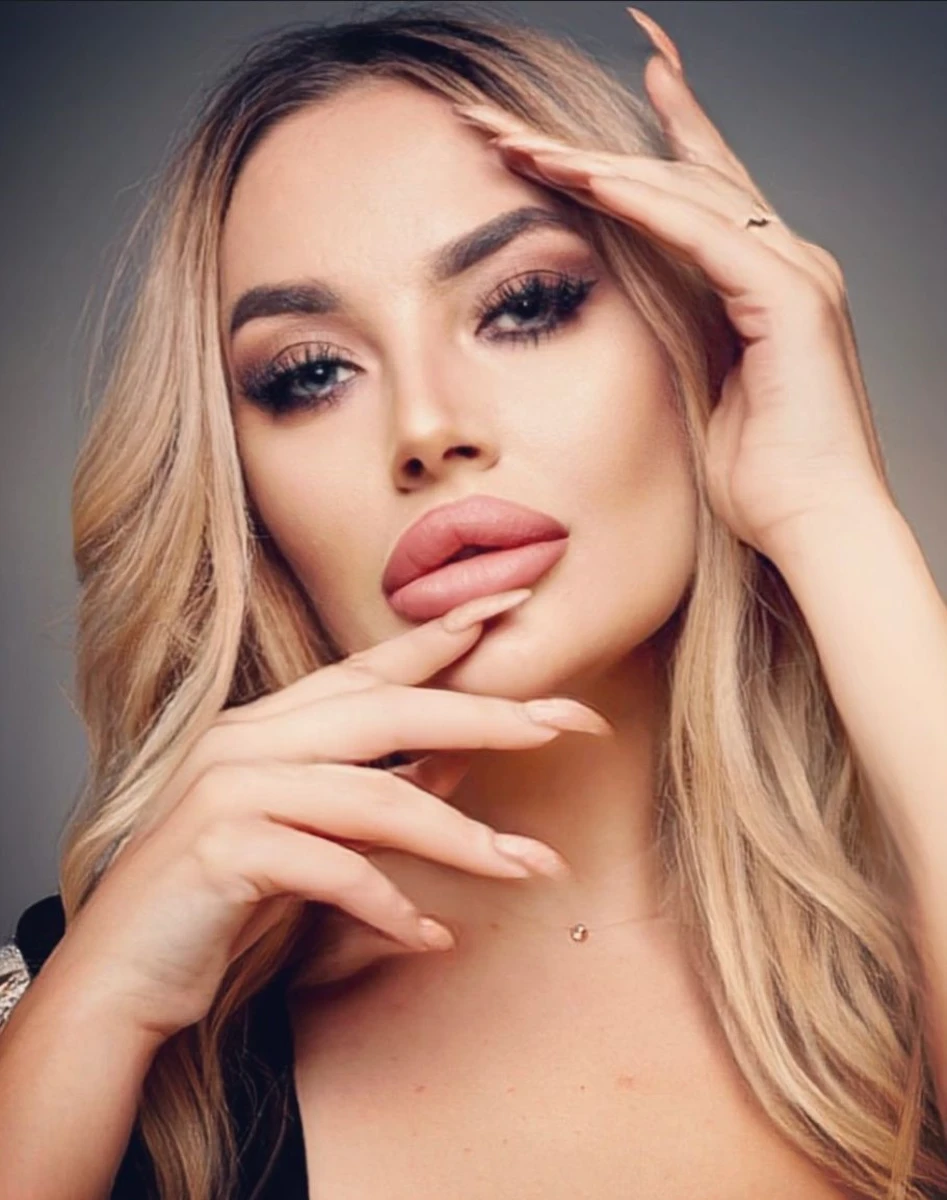 Sasha escort in Milan