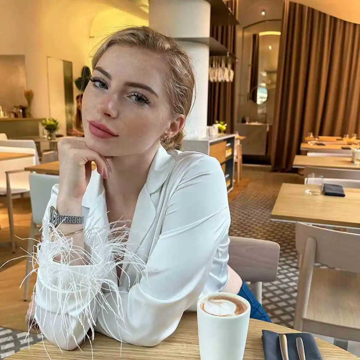Sonya escort in Rome