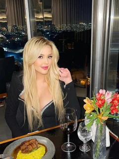 Sophia escort in Rome