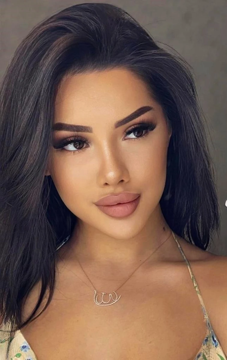 Valentina escort in Milan