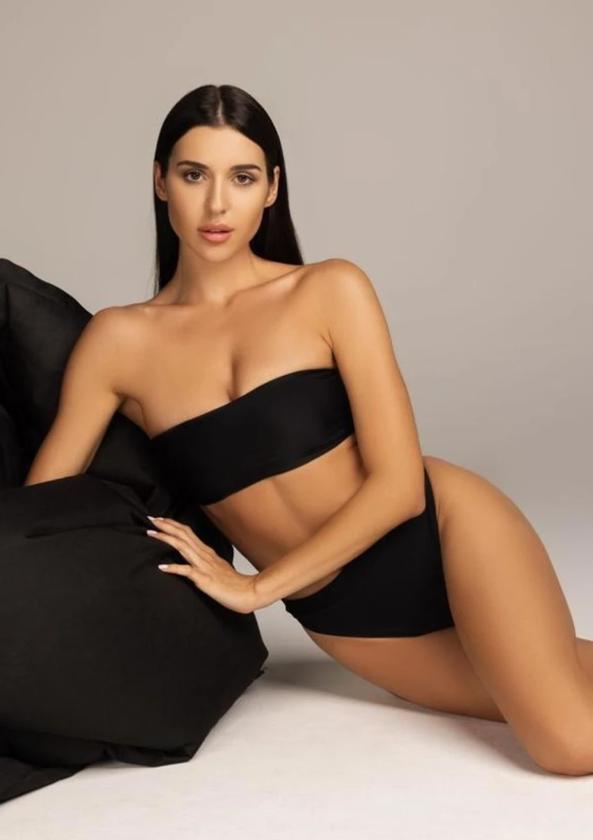 Victoria escort in Milan
