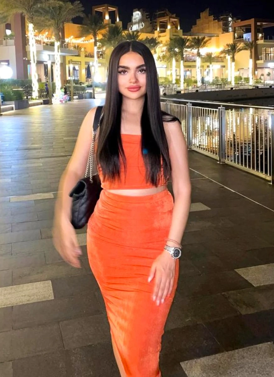 Vika escort in Rome