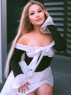 Vikky escort in Milan