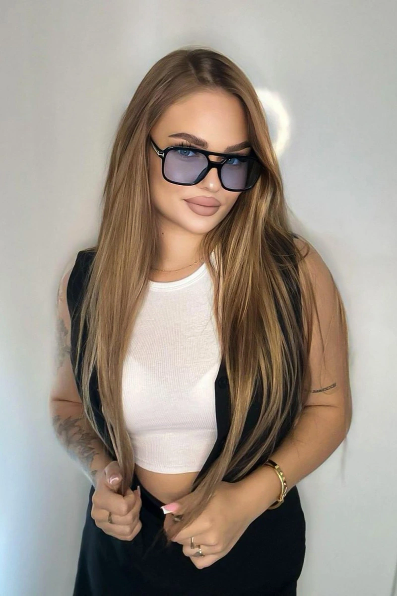  Viola escort in Milan