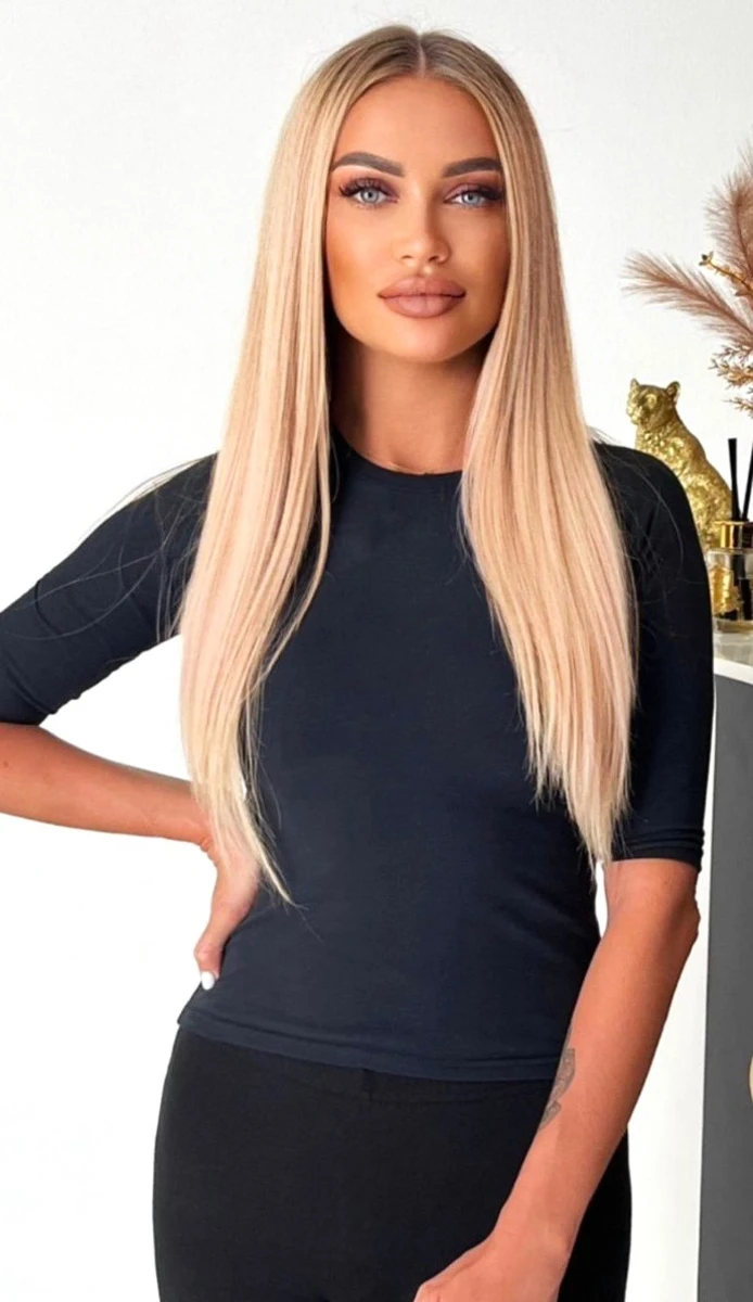Yana escort in Milan