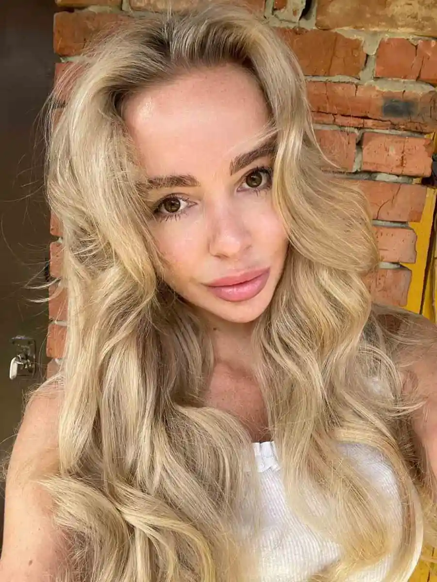 Yuliana escort in Rome
