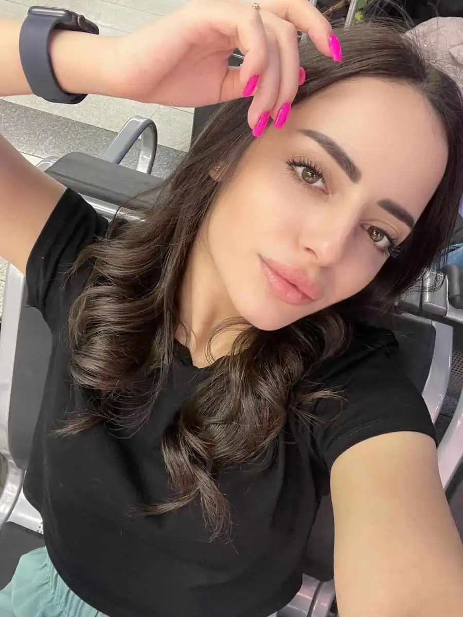 Zarina escort in Rome
