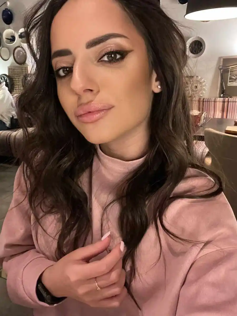 Zarina escort in Rome
