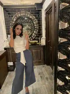 Zarina escort in Rome