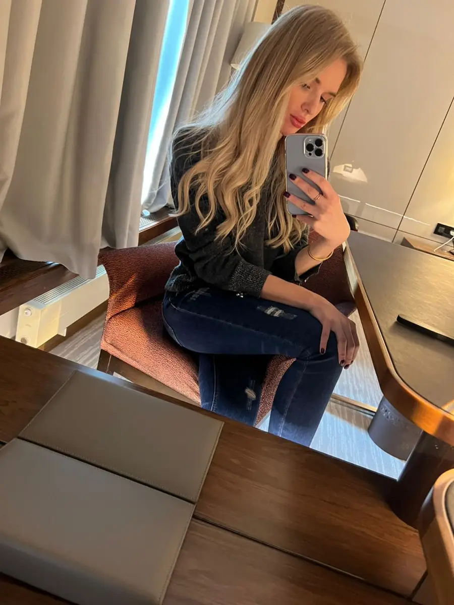 Zhenya escort in Rome